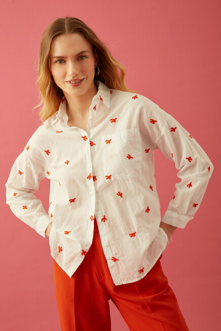 Nakış Detaylı Uzun Kol Gömlek