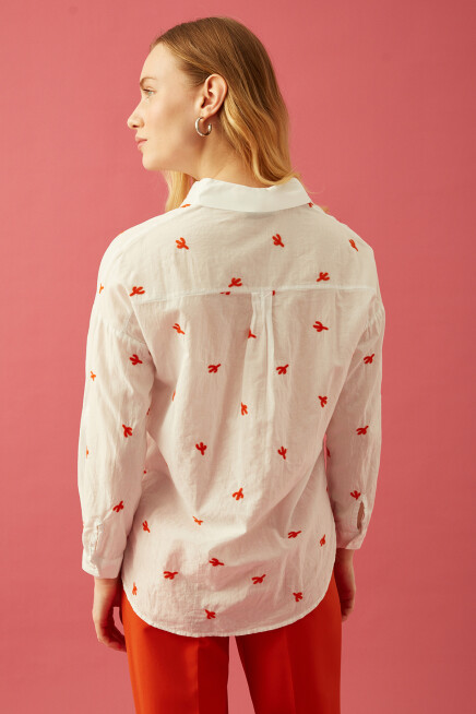 Nakış Detaylı Uzun Kol Gömlek