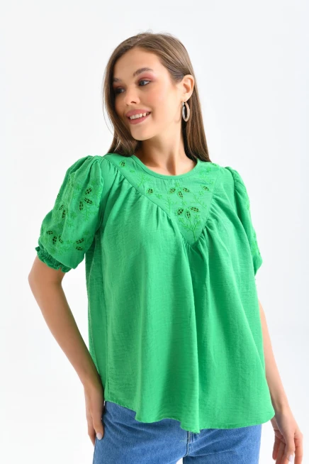 Yeşil Renk Yaka Detaylı Kadın Bluz