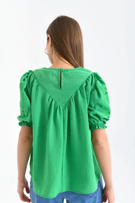 Yeşil Renk Yaka Detaylı Kadın Bluz