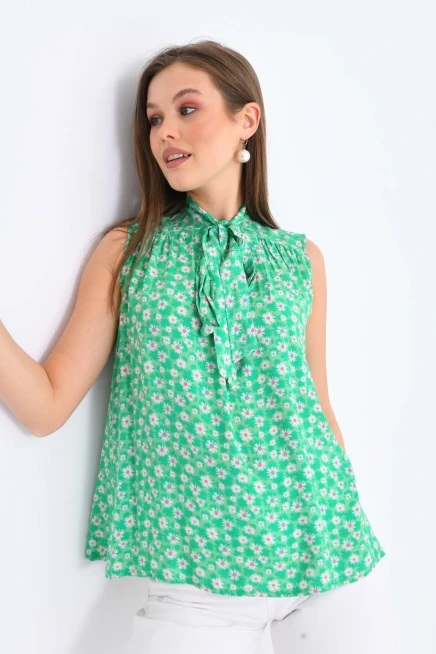 Papatya Desenli Yeşil Renk Bluz