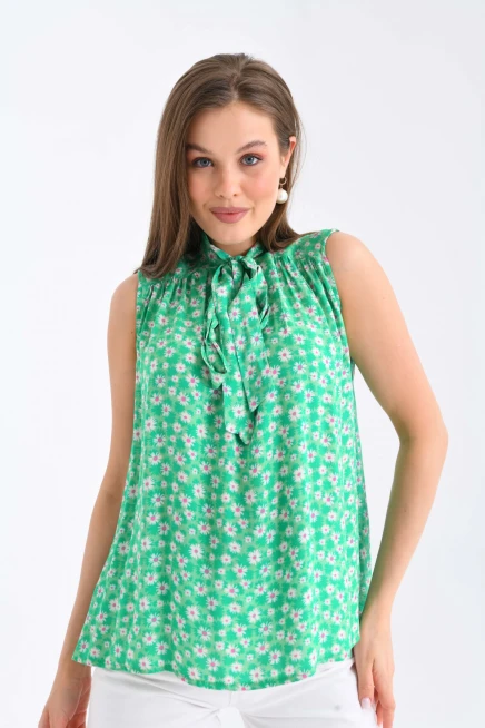 Papatya Desenli Yeşil Renk Bluz