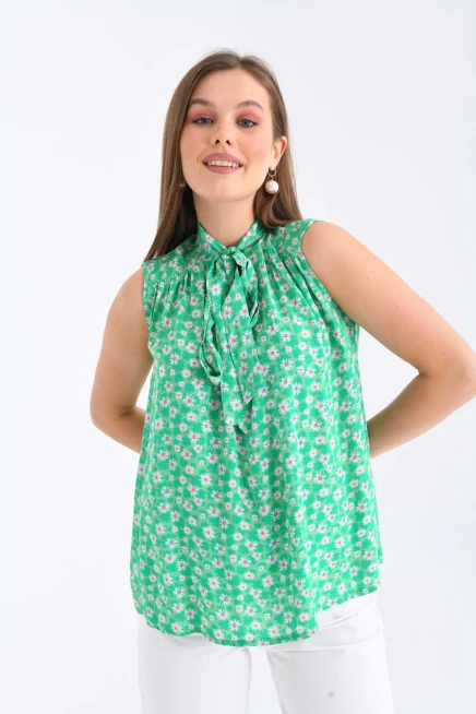 Papatya Desenli Yeşil Renk Bluz