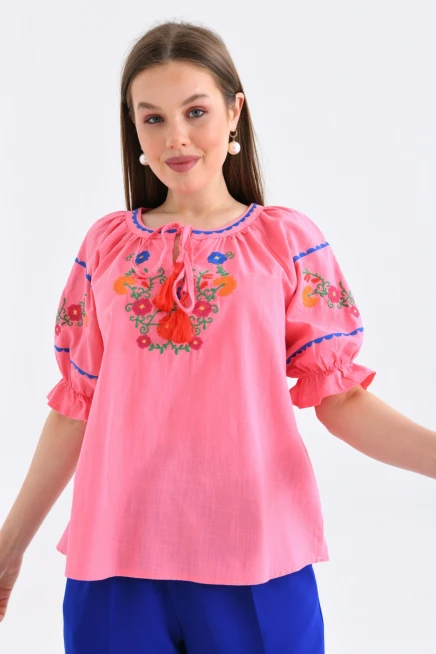 Kadın Çiçek Nakış Detaylı Pembe Renk Bluz