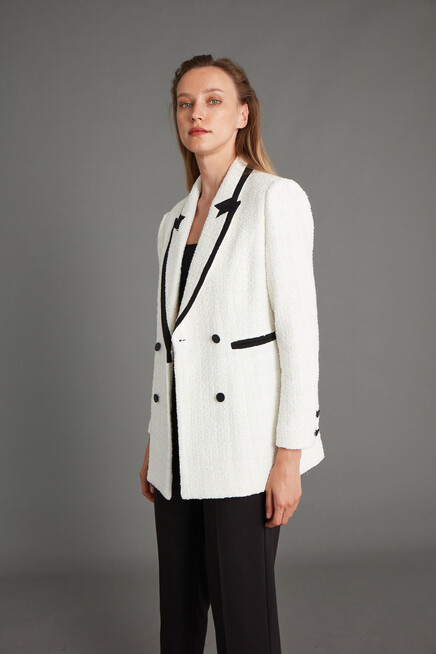 Kadın Beyaz Garni Detay Uzun Buklet Blazer Ceket