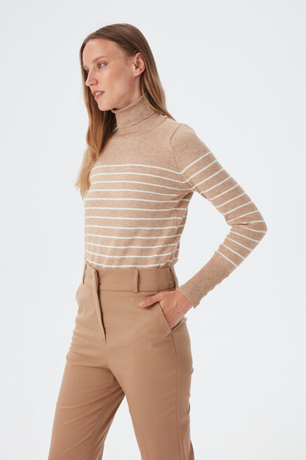 Kadın Camel Paça Detaylı Klasik Kumaş Pantolon