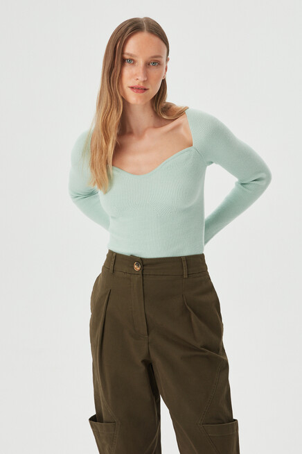 Womens Khaki Pleated Side Bag Pocket Detailed Gabardine Trousers