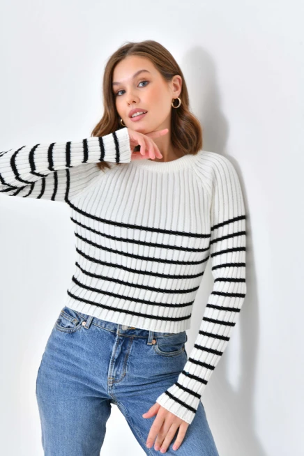 Bisiklet Yaka Çizgili Uzun Kollu Triko Kazak