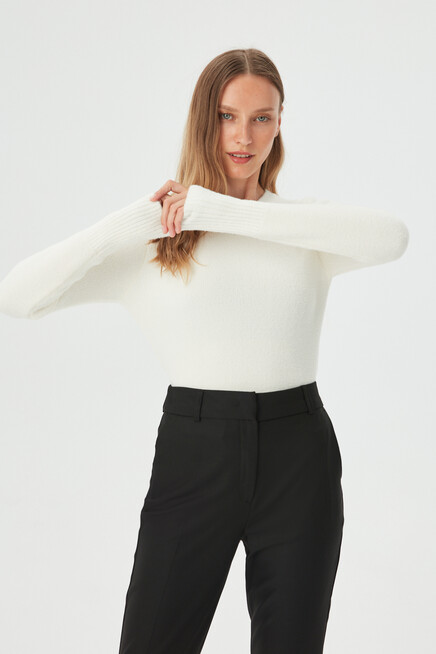 Womens Bone Soft Textured Crew Neck Knitwear Sweater