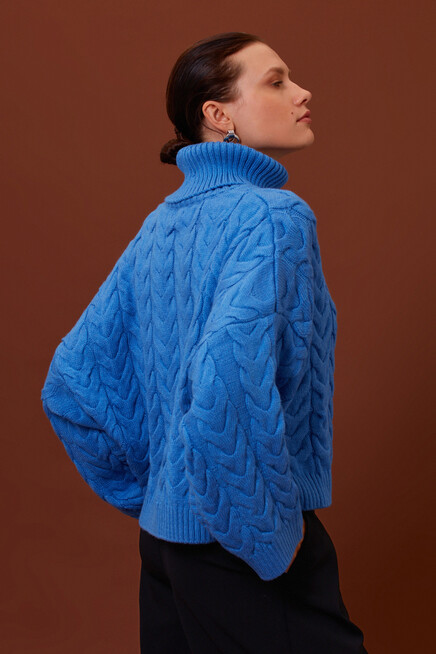 Kadın Mavi Şal Yaka Örgü Desen Yarasa Kol Detaylı Salaş Kalın Triko Kazak