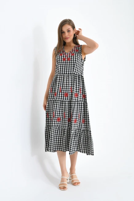 Nakış Detaylı Sıfır Kol Uzun Elbise