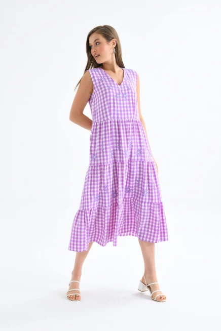 Nakış Detaylı Sıfır Kol Uzun Elbise