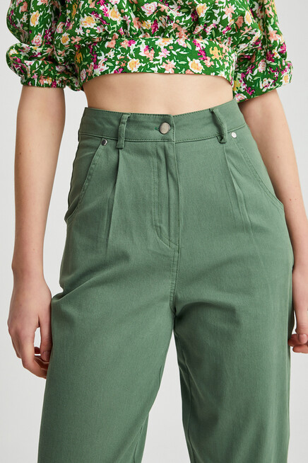 Womens Pleated Detail Carrot Trousers
