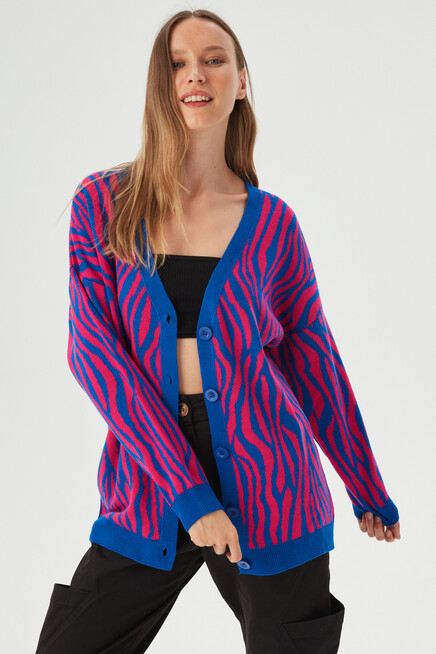 Kadın Saks Desenli Düğme Detaylı Uzun Salaş Hırka