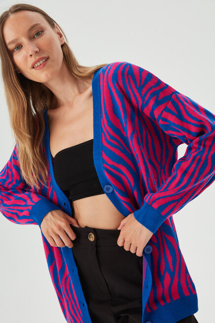 Kadın Saks Desenli Düğme Detaylı Uzun Salaş Hırka