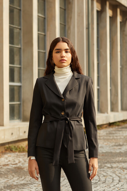 Kadın Siyah Kuşak Detaylı Slim Blazer Ceket