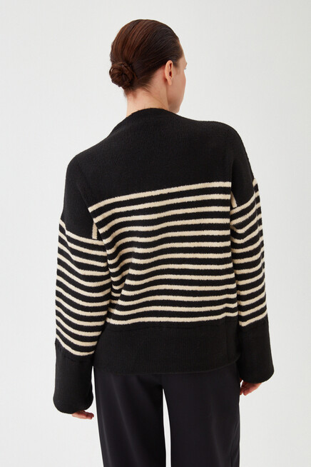 Kadın Siyah Yarım Bisiklet Çizgi Desen Oversize Kalın Triko Kazak