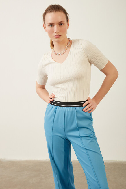 Womens V Neck Short Sleeve Basic Knitwear Blouse