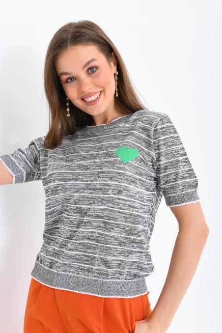 Gri Çizgili Yeşil Kalp Detaylı Kadın Triko