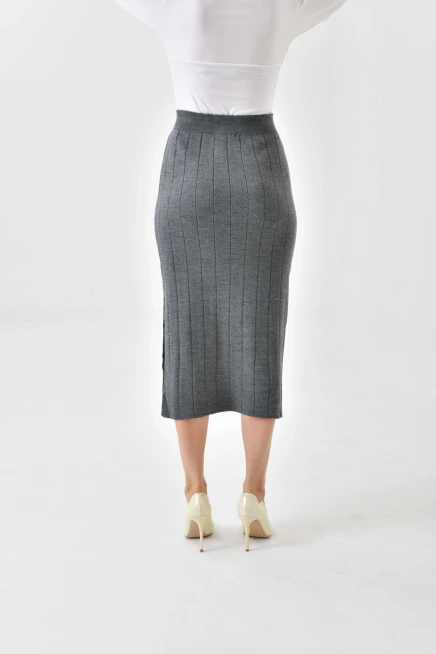 Uzun Yırtmaçlı Kalem Triko Etek