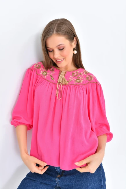 Kadın Bağlama Detay Nakışlı Salaş Bluz