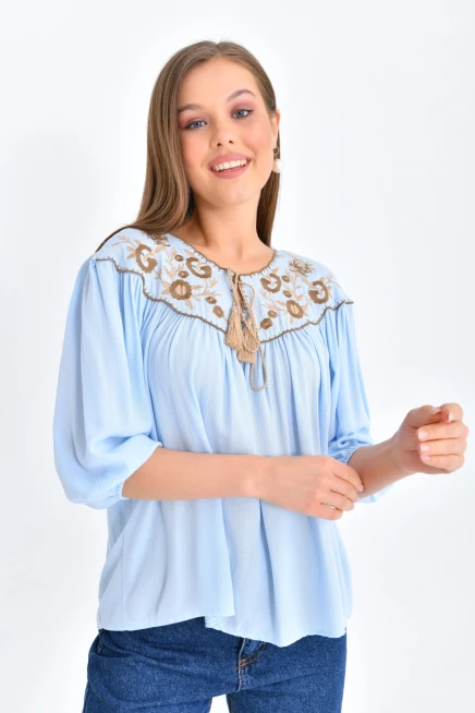 Kadın Bağlama Detay Nakışlı Salaş Bluz