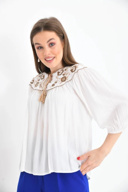 Kadın Bağlama Detay Nakışlı Salaş Bluz