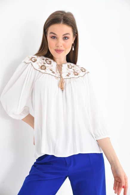 Kadın Bağlama Detay Nakışlı Salaş Bluz