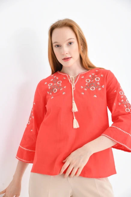 Kadın Bisiklet Yaka Bağlama Detay Etnik Nakışlı Bluz