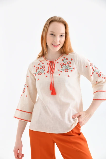 Kadın Bisiklet Yaka Bağlama Detay Etnik Nakışlı Bluz