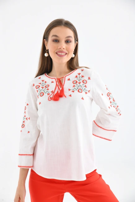 Bisiklet Yaka Bağlama Detay Etnik Nakışlı Bluz