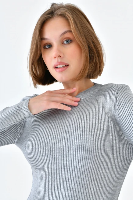 Slim Fit Bisiklet Yaka Varaklı Triko Elbise