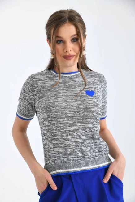 Gri-Turkuaz Kalp Desenli Kısa Kol Mevsimlik Kazak