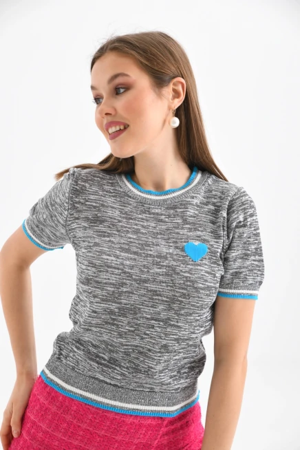 Gri-Turkuaz Kalp Desenli Kısa Kol Mevsimlik Kazak