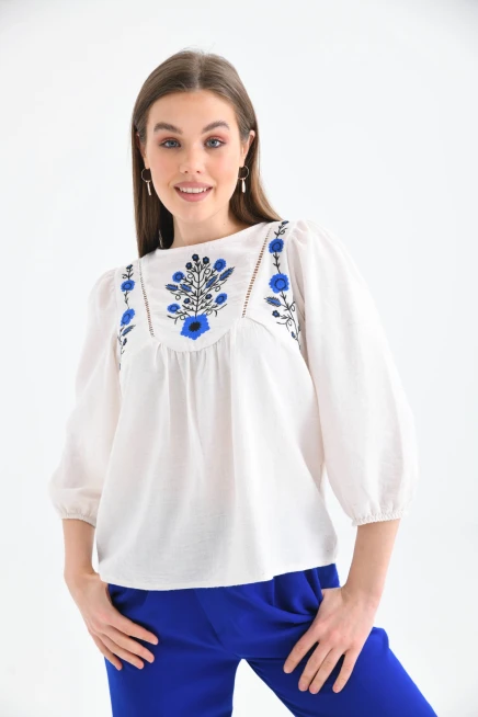 Kadın Kemik Bisiklet Yaka Balon Kol Nakışlı Aerobin Dokuma Bluz