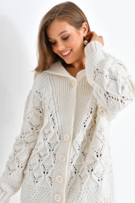 Oversize Örgü Detay Düğmeli Uzun Triko Hırka