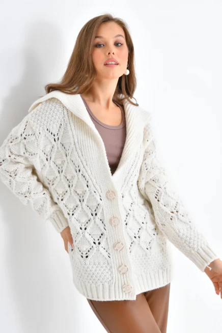 Oversize Örgü Detay Düğmeli Uzun Triko Hırka