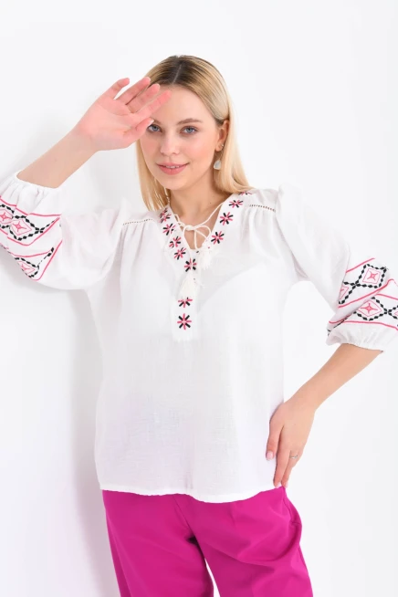 Kadın V Yaka Nakış Bağlama Detaylı Salaş Bluz