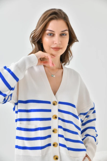 Çizgili Düğme Detaylı Oversize Triko Hırka