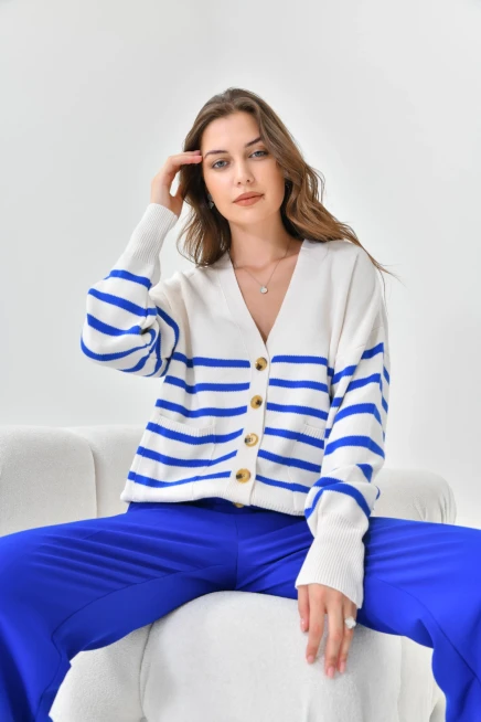 Çizgili Düğme Detaylı Oversize Triko Hırka