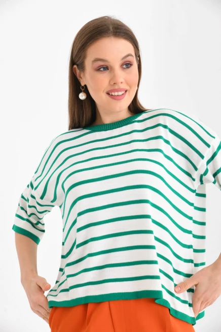 Siyah Çizgili Bisiklet Yaka Mevsimlik Salaş Triko Kazak