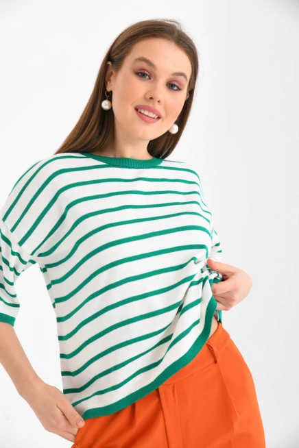 Siyah Çizgili Bisiklet Yaka Mevsimlik Salaş Triko Kazak