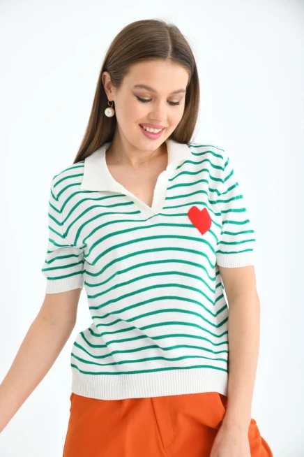 Kadın Çizgili Kalpli Mevsimlik Triko Kazak
