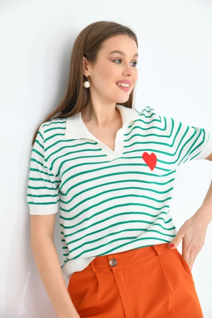 Kadın Çizgili Kalpli Mevsimlik Triko Kazak