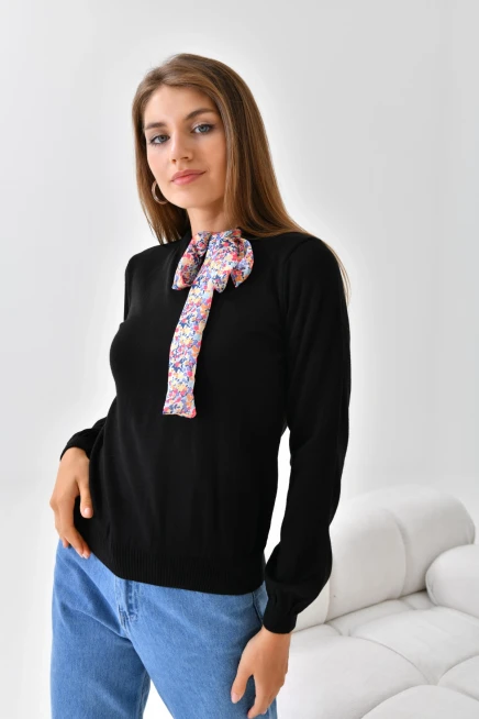 Fular Detaylı Bisiklet Yaka Triko Kazak