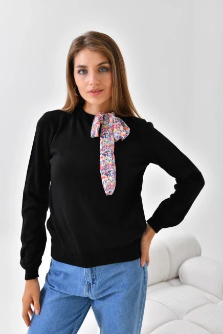 Fular Detaylı Bisiklet Yaka Triko Kazak