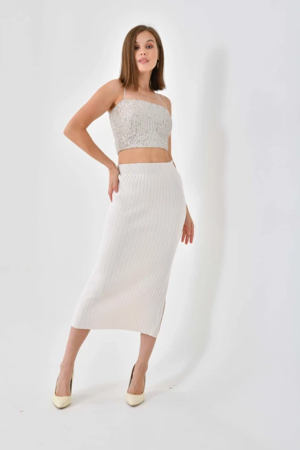 Uzun Yırtmaçlı Kalem Triko Etek