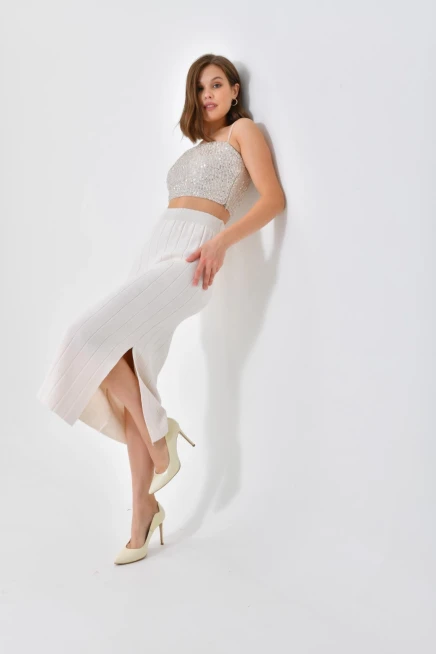 Uzun Yırtmaçlı Kalem Triko Etek