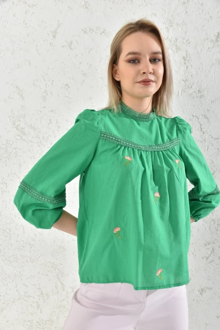 Kadın Uzun Kol Güpür Detay Nakışlı Keten Bluz