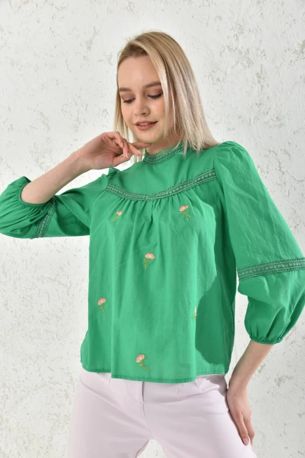 Kadın Uzun Kol Güpür Detay Nakışlı Keten Bluz